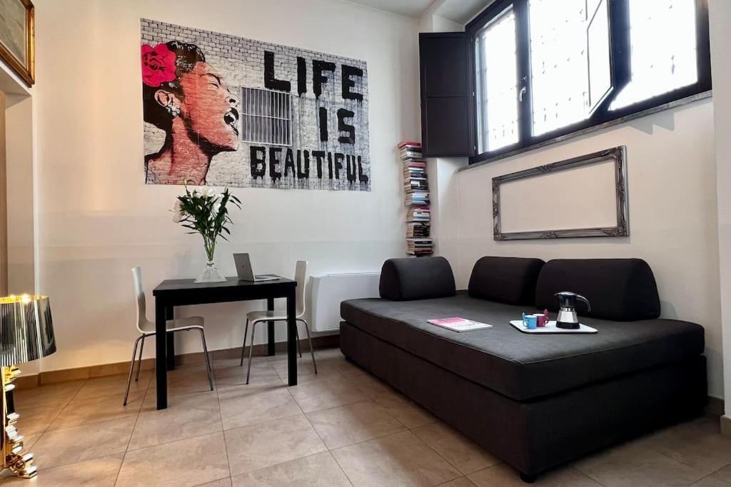 Life Is Beautiful Design Loft Navigli Romolo, Netflix, Wifi, Ac And Street Parking Apartment Milan Exterior photo