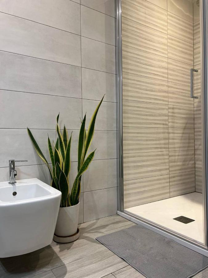 Life Is Beautiful Design Loft Navigli Romolo, Netflix, Wifi, Ac And Street Parking Apartment Milan Exterior photo